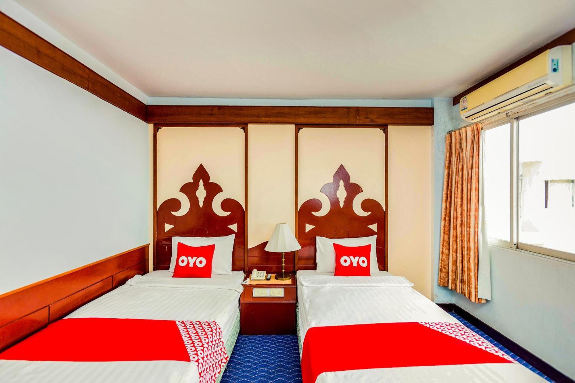 โอโย 441 แกรนด์ ธารา โฮเต็ล Hotel สุราษฎร์ธานี ภายนอก รูปภาพ