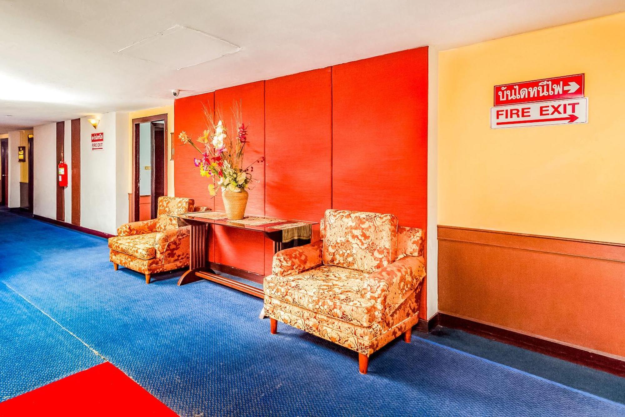 โอโย 441 แกรนด์ ธารา โฮเต็ล Hotel สุราษฎร์ธานี ภายนอก รูปภาพ