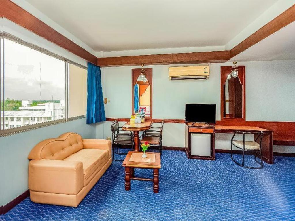 โอโย 441 แกรนด์ ธารา โฮเต็ล Hotel สุราษฎร์ธานี ภายนอก รูปภาพ