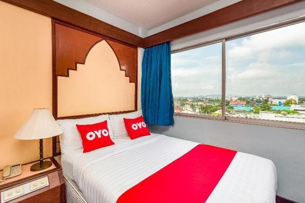โอโย 441 แกรนด์ ธารา โฮเต็ล Hotel สุราษฎร์ธานี ภายนอก รูปภาพ