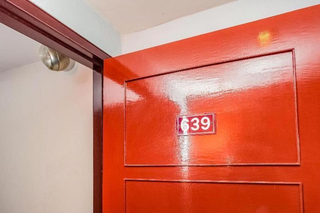 โอโย 441 แกรนด์ ธารา โฮเต็ล Hotel สุราษฎร์ธานี ภายนอก รูปภาพ