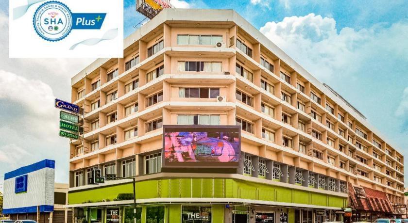โอโย 441 แกรนด์ ธารา โฮเต็ล Hotel สุราษฎร์ธานี ภายนอก รูปภาพ